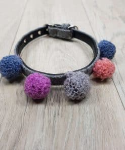 ALT collar para perros pequeños con pompones de colores